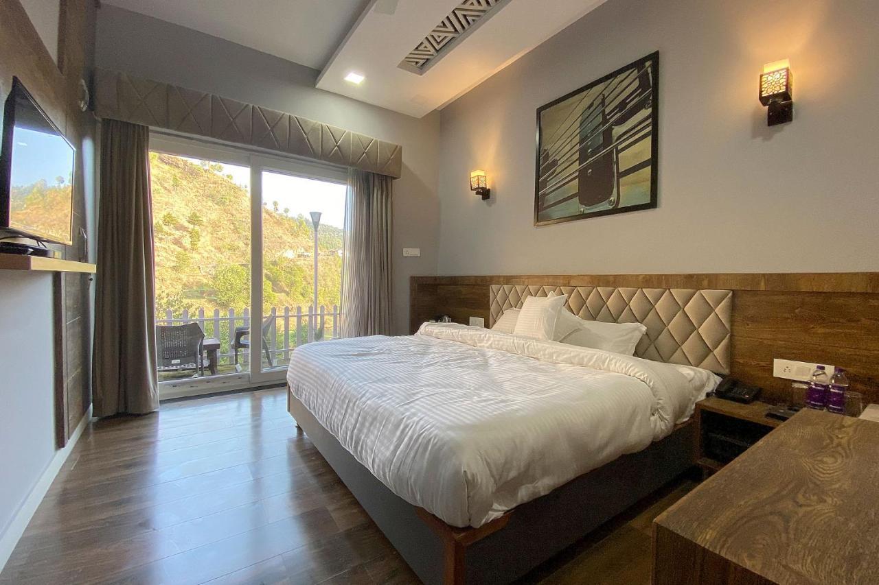 Sl Manor Hill Resort Мусори Екстериор снимка
