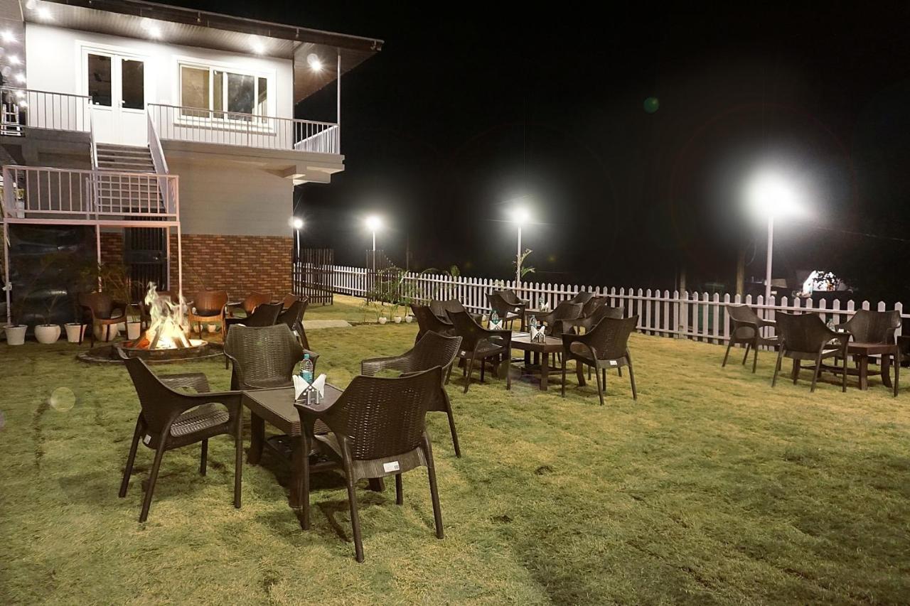 Sl Manor Hill Resort Мусори Екстериор снимка